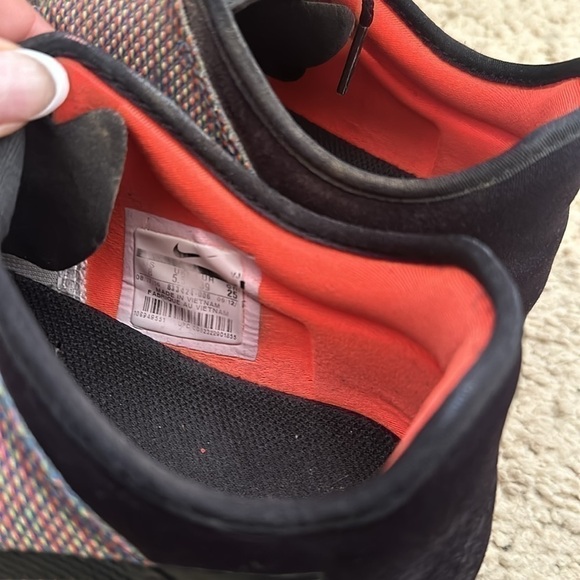 Women’s Nike Free Sneakers - Size 8 - Multicolor - Picture 5 of 10